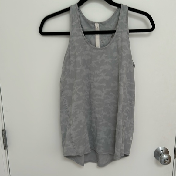 Lululemon tank - Picture 1 of 2